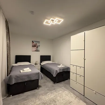 Glory's アパート Dusslingen